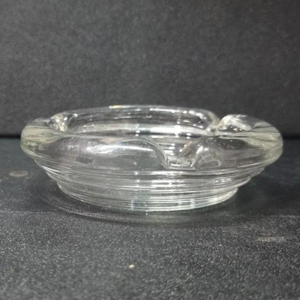 Classic Round Ashtray, 3‎ Notch Design, Thick Clear Glass, Smoking Accessory